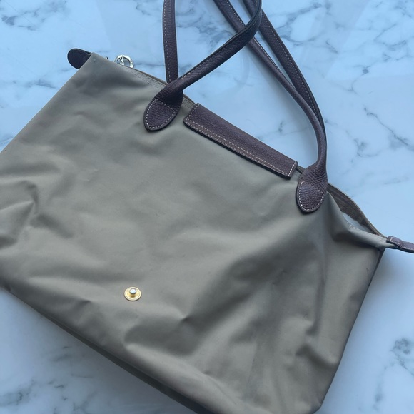 LongChamp Handbag - Picture 2 of 4